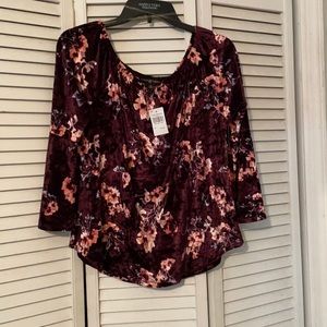 NEW WITH TAGS- Cute velvet floral top